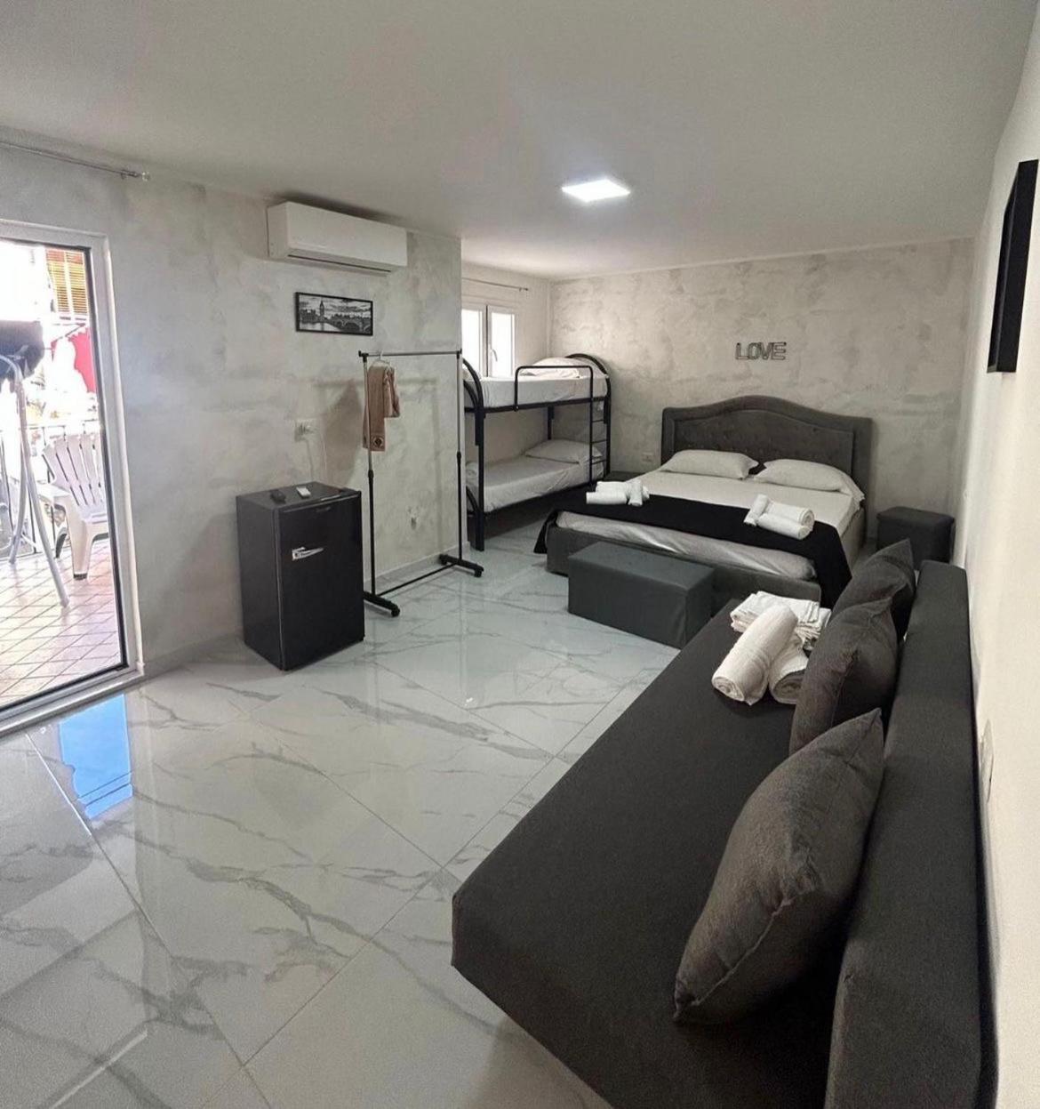 דירות נאפולי Terrazza Luxury Valentino מראה חיצוני תמונה