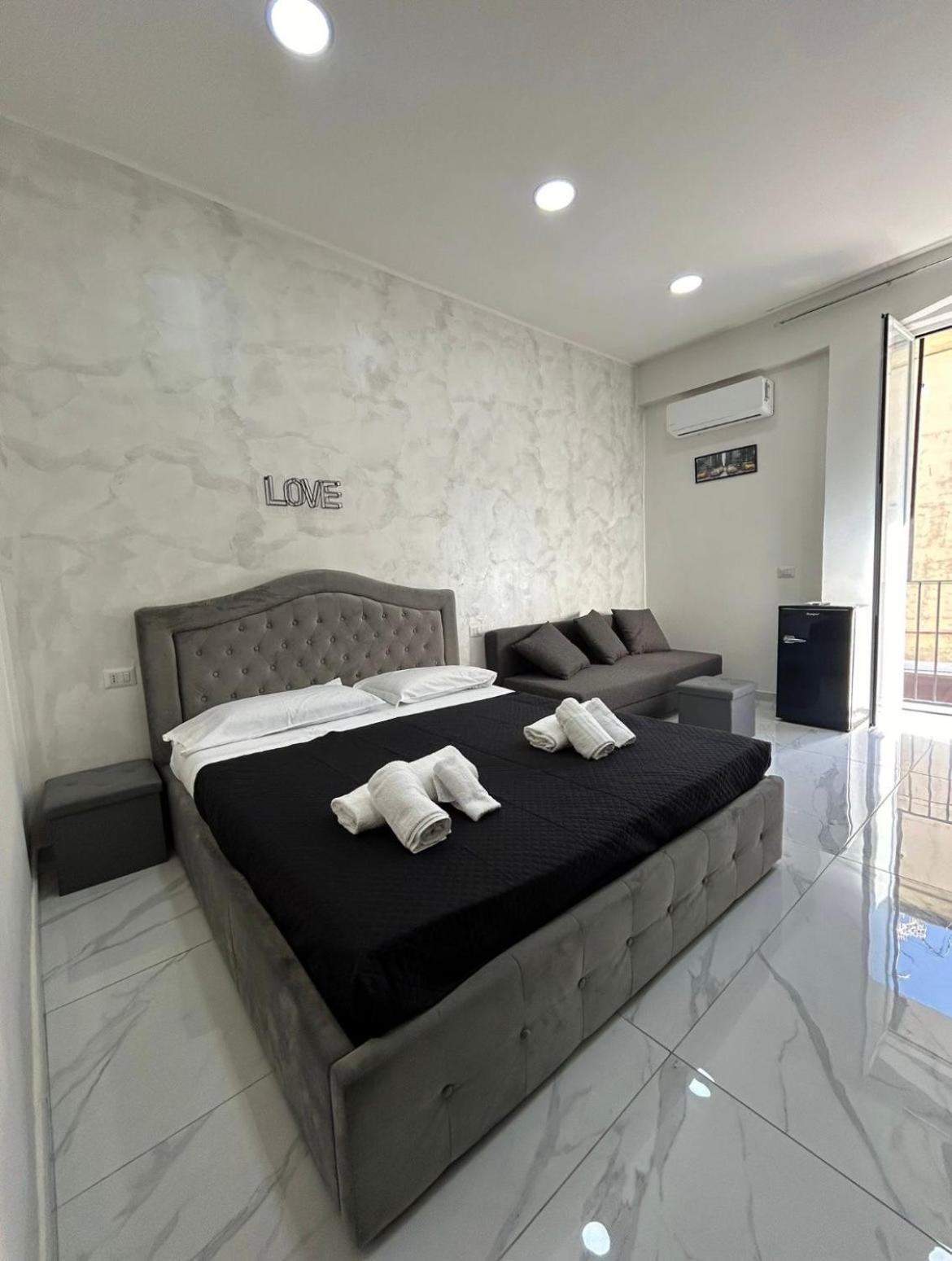 דירות נאפולי Terrazza Luxury Valentino מראה חיצוני תמונה